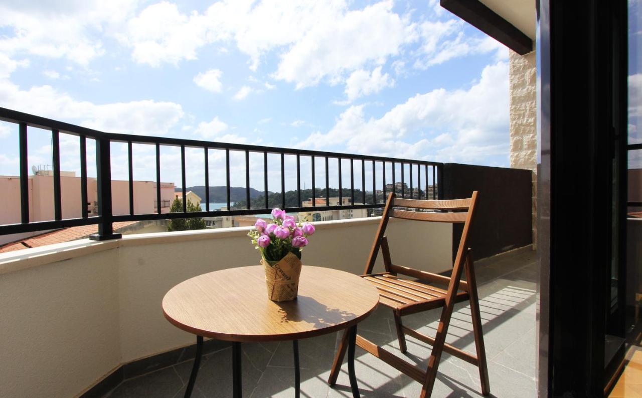 Sea View Apartment In Becici Budva Buitenkant foto