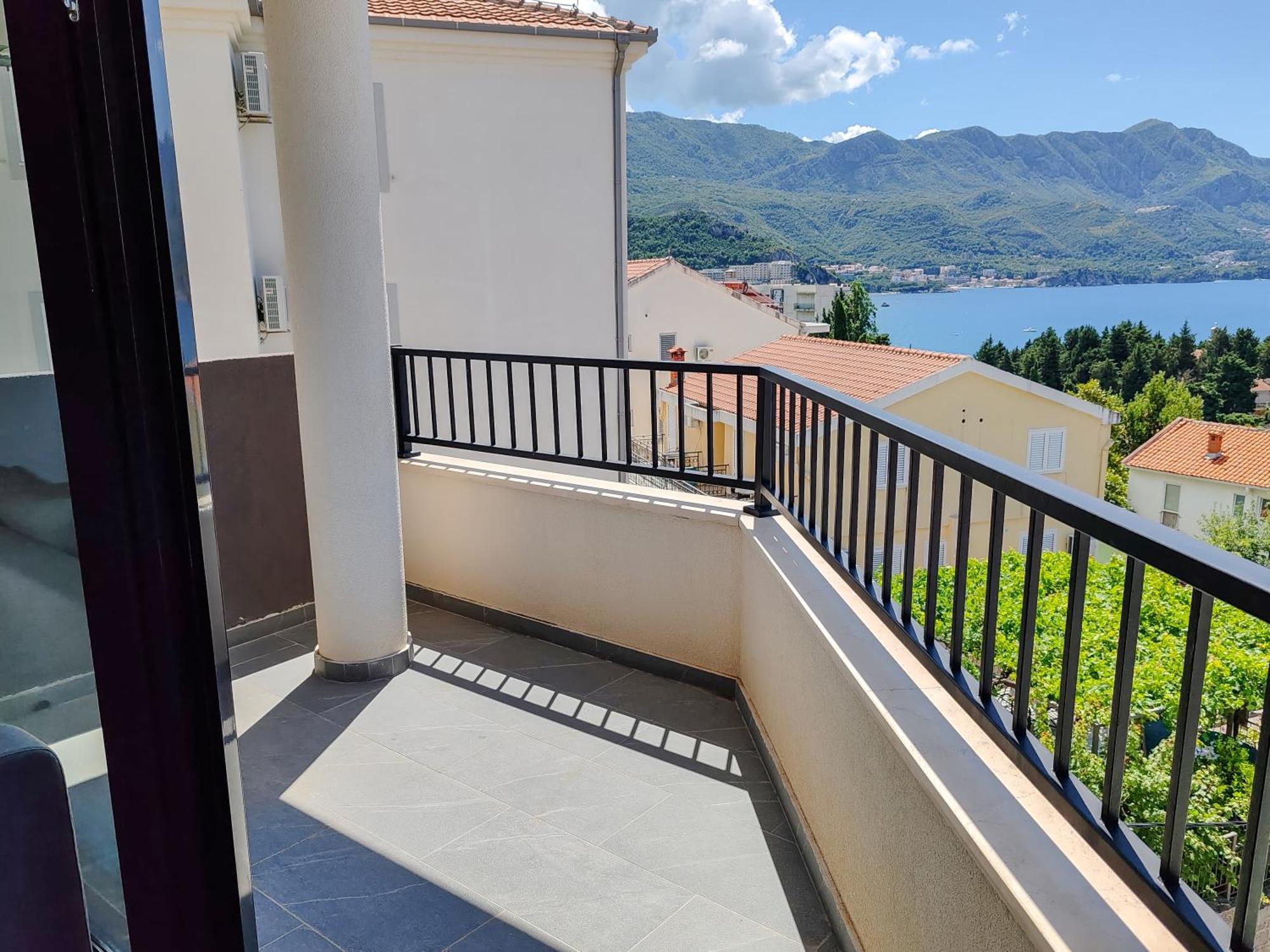 Sea View Apartment In Becici Budva Buitenkant foto